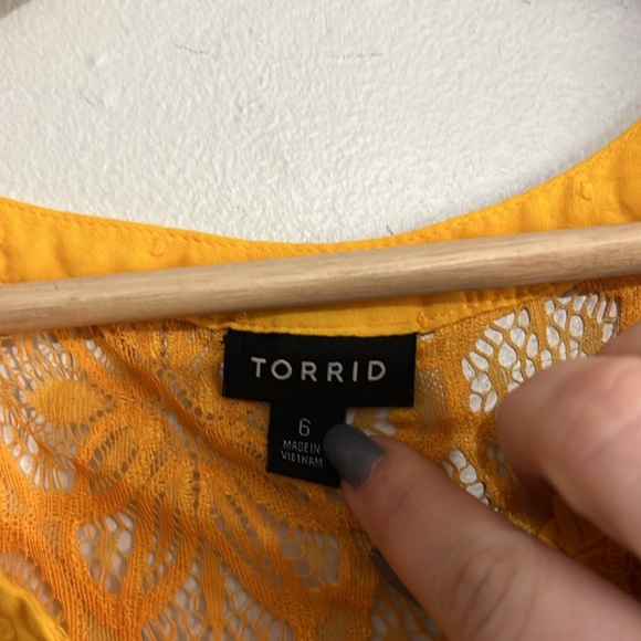 Torrid Plus Size Spectra Yellow Swiss Dot Crochet Inset Tank - Picture 2 of 5